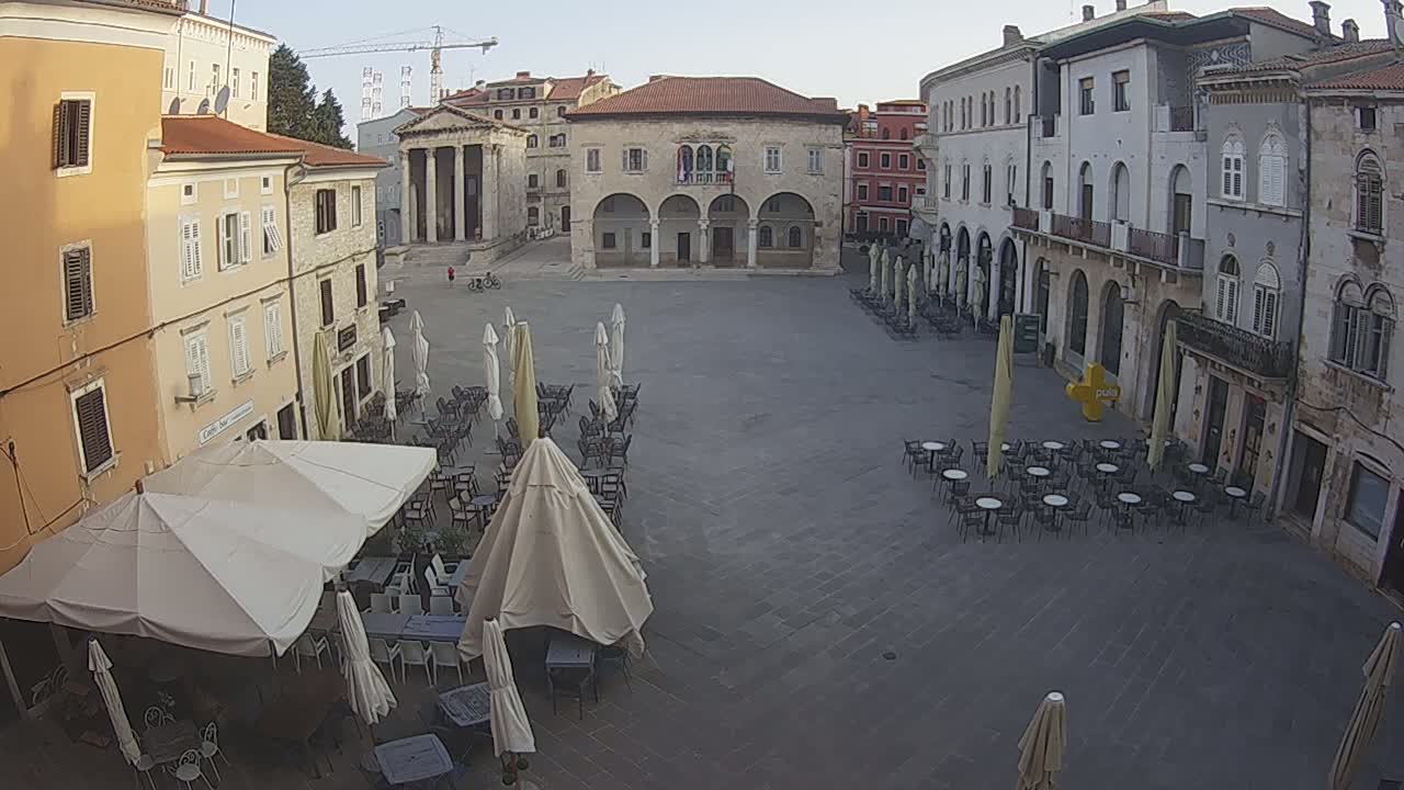 Pula, Trg Forum Square Live Cam - Arena, Pula, Istria, Croatia