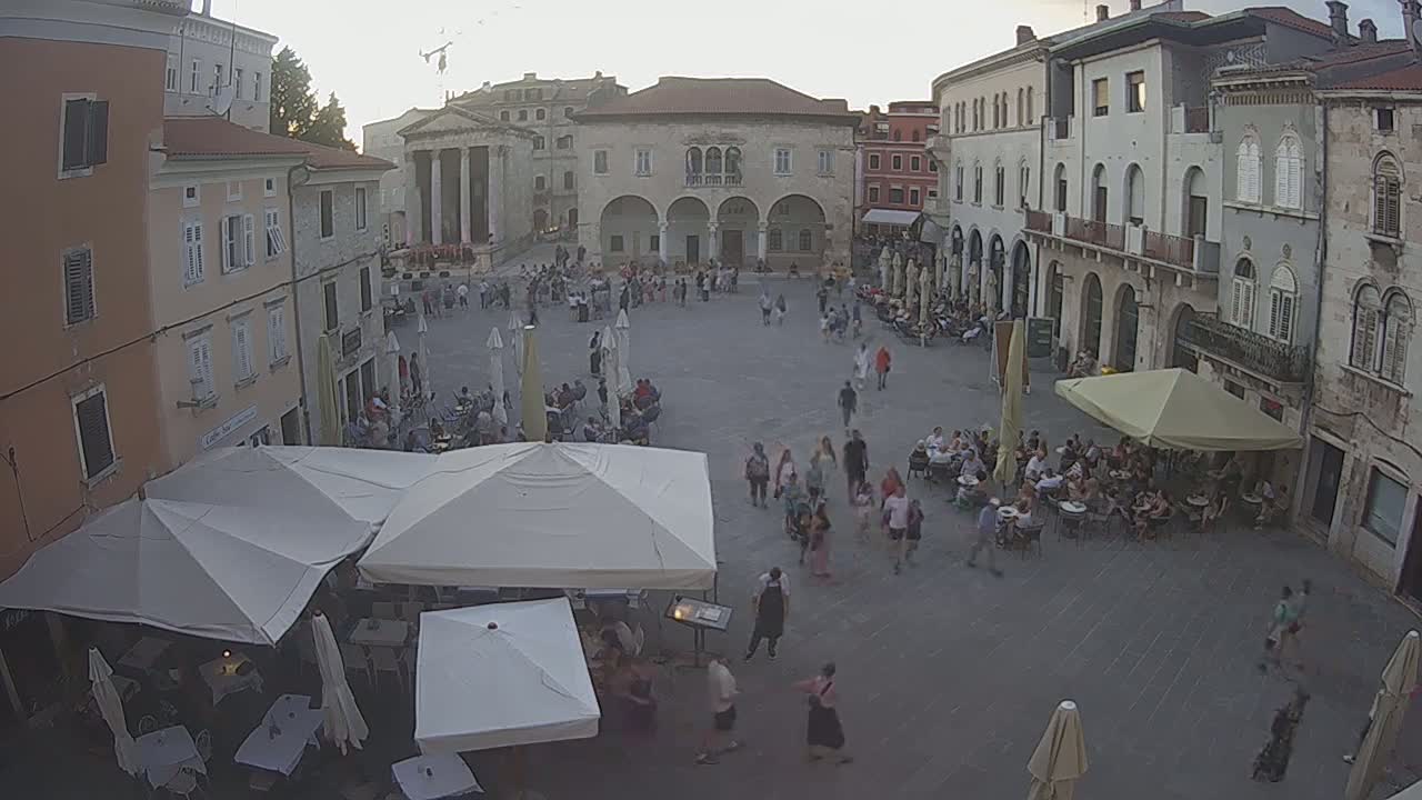 Pula, Trg Forum Square Live Cam - Arena, Pula, Istria, Croatia