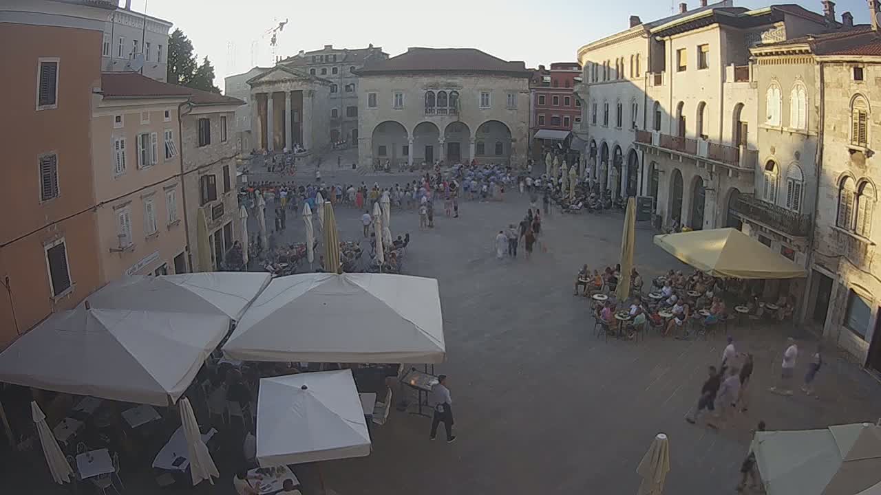 Pula, Trg Forum Square Live Cam - Arena, Pula, Istria, Croatia