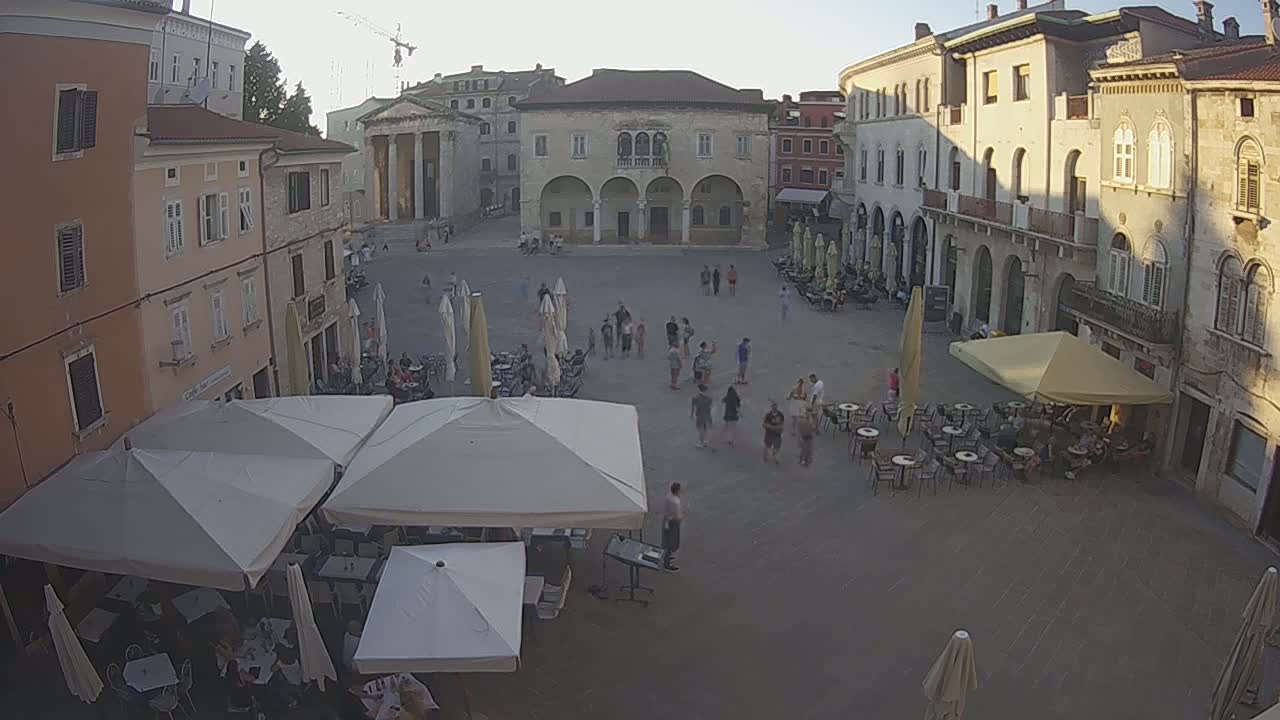 Pula, Trg Forum Square Live Cam - Arena, Pula, Istria, Croatia