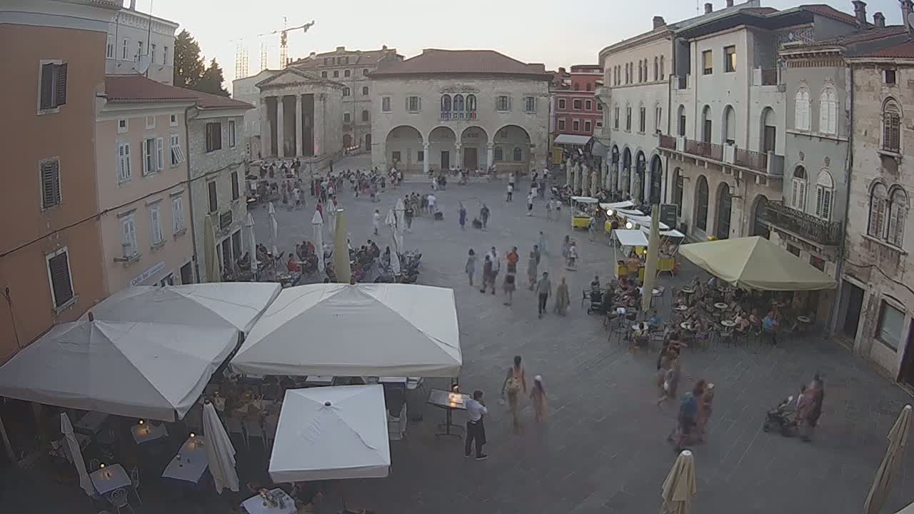 Pula, Trg Forum Square Live Cam - Arena, Pula, Istria, Croatia