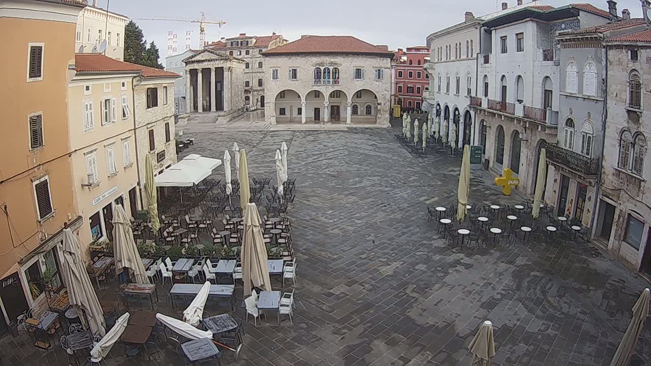 Pula, Trg Forum Square Live Cam - Arena, Pula, Istria, Croatia