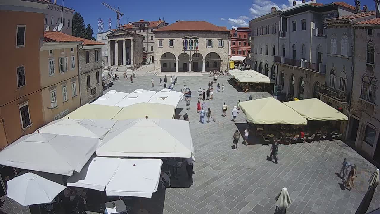 Pula, Trg Forum Square Live Cam - Arena, Pula, Istria, Croatia