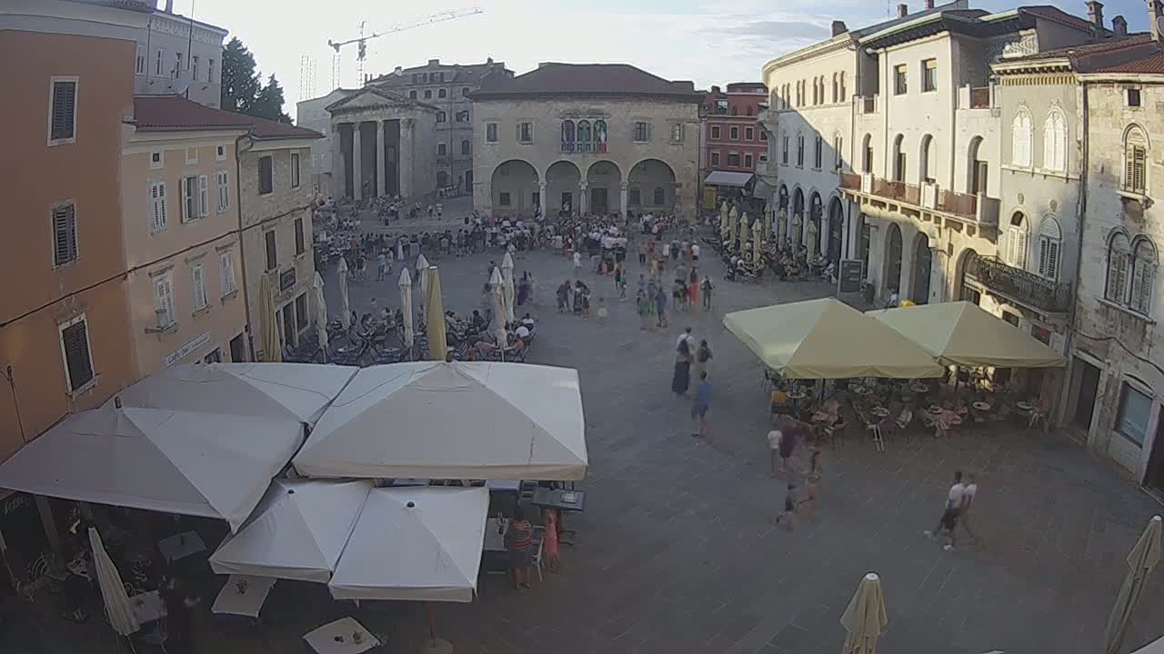 Pula, Trg Forum Square Live Cam - Arena, Pula, Istria, Croatia