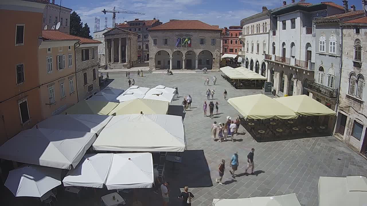Pula, Trg Forum Square Live Cam - Arena, Pula, Istria, Croatia