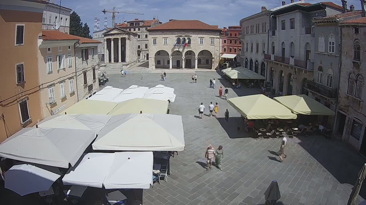 Pula, Trg Forum Square Live Cam - Arena, Pula, Istria, Croatia
