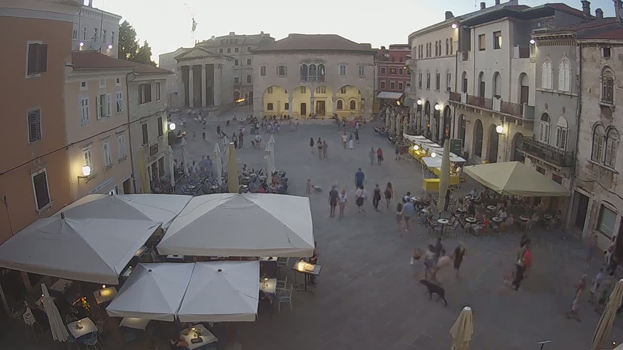 Pula, Trg Forum Square Live Cam - Arena, Pula, Istria, Croatia