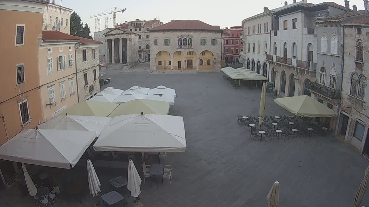 Pula, Trg Forum Square Live Cam - Arena, Pula, Istria, Croatia
