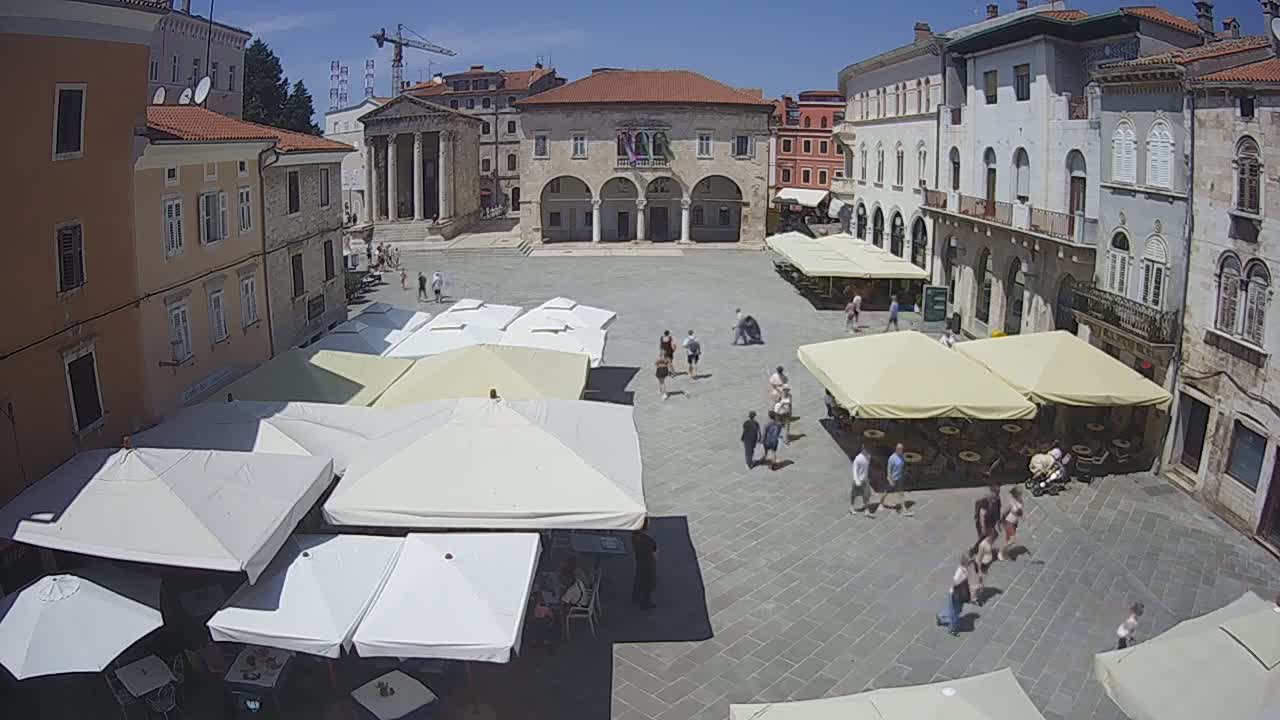 Pula, Trg Forum Square Live Cam - Arena, Pula, Istria, Croatia