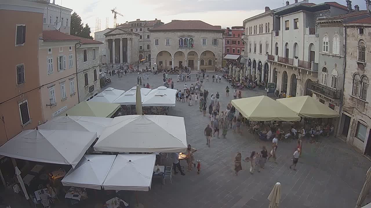 Pula, Trg Forum Square Live Cam - Arena, Pula, Istria, Croatia