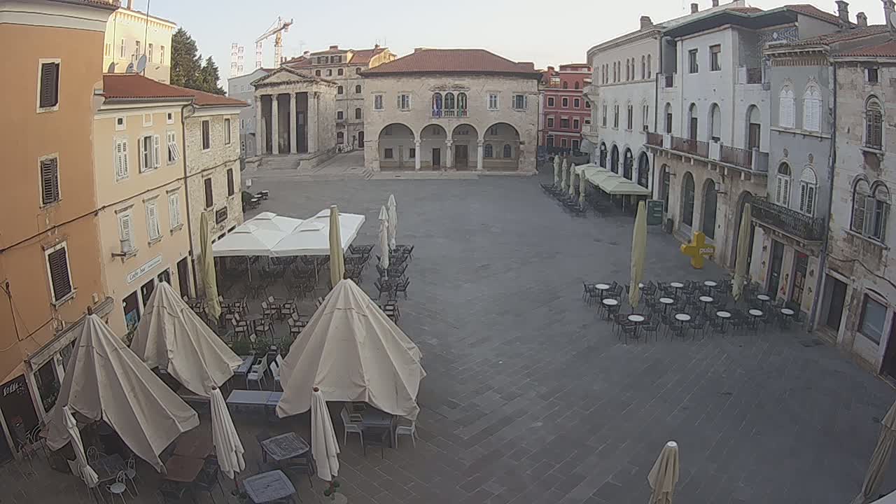 Pula, Trg Forum Square Live Cam - Arena, Pula, Istria, Croatia
