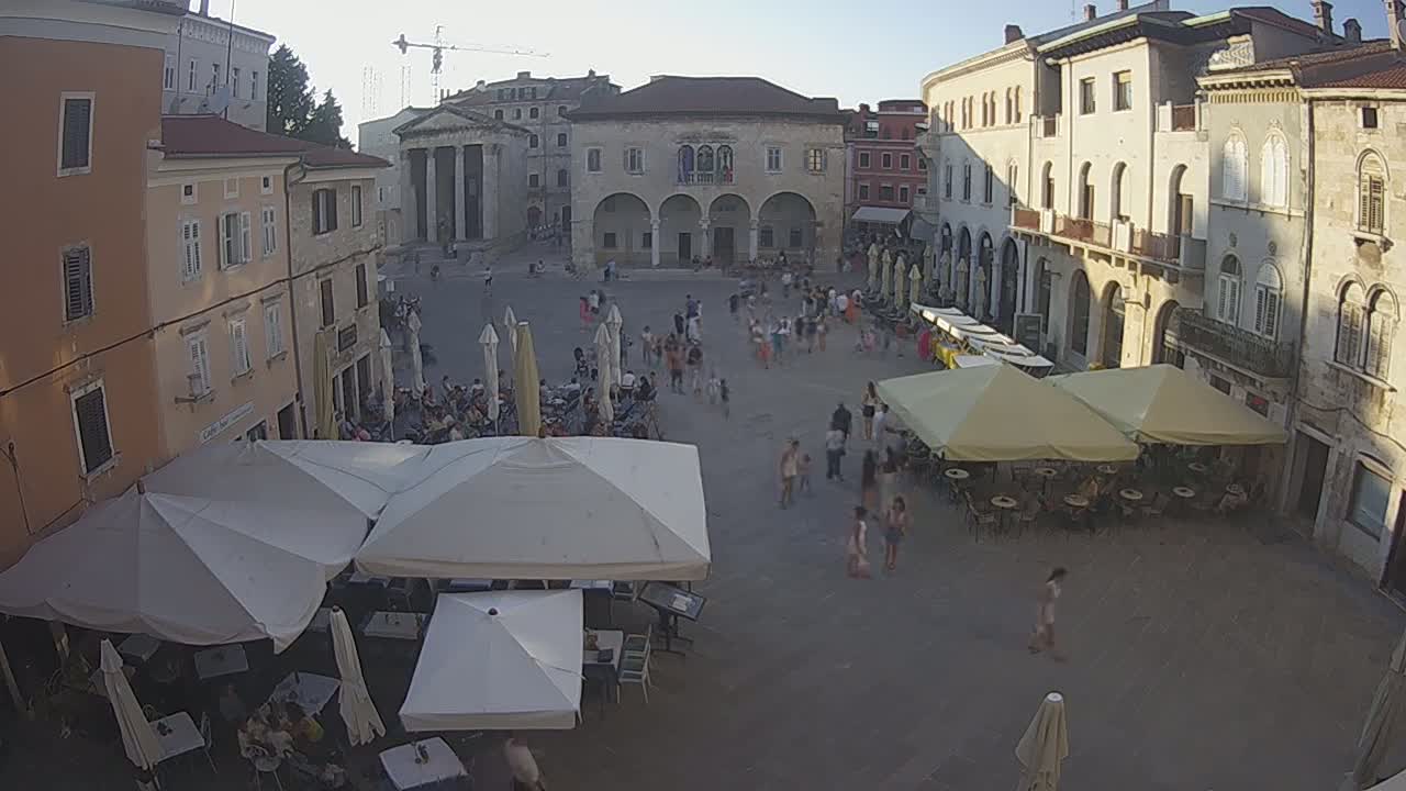 Pula, Trg Forum Square Live Cam - Arena, Pula, Istria, Croatia