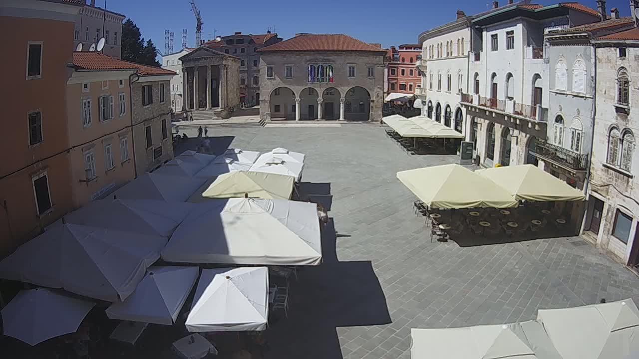 Pula, Trg Forum Square Live Cam - Arena, Pula, Istria, Croatia
