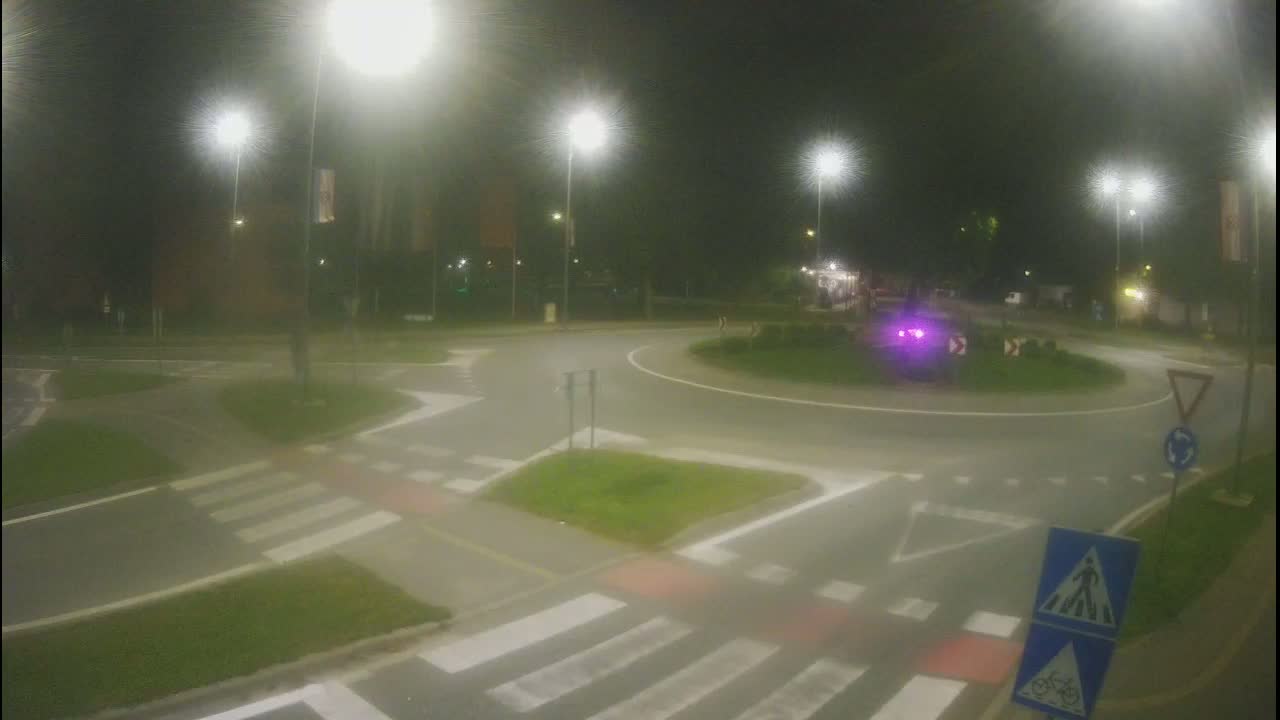 Belišće, Kralija Tomislava/Zeljeznicka/Kardinala Alojzija Stepinca Street Intersection Live Cam - 