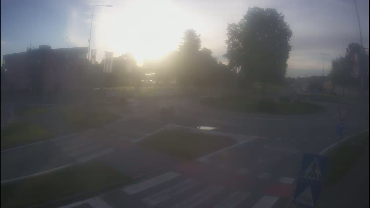 Belišće, Kralija Tomislava/Zeljeznicka/Kardinala Alojzija Stepinca Street Intersection Live Cam - 