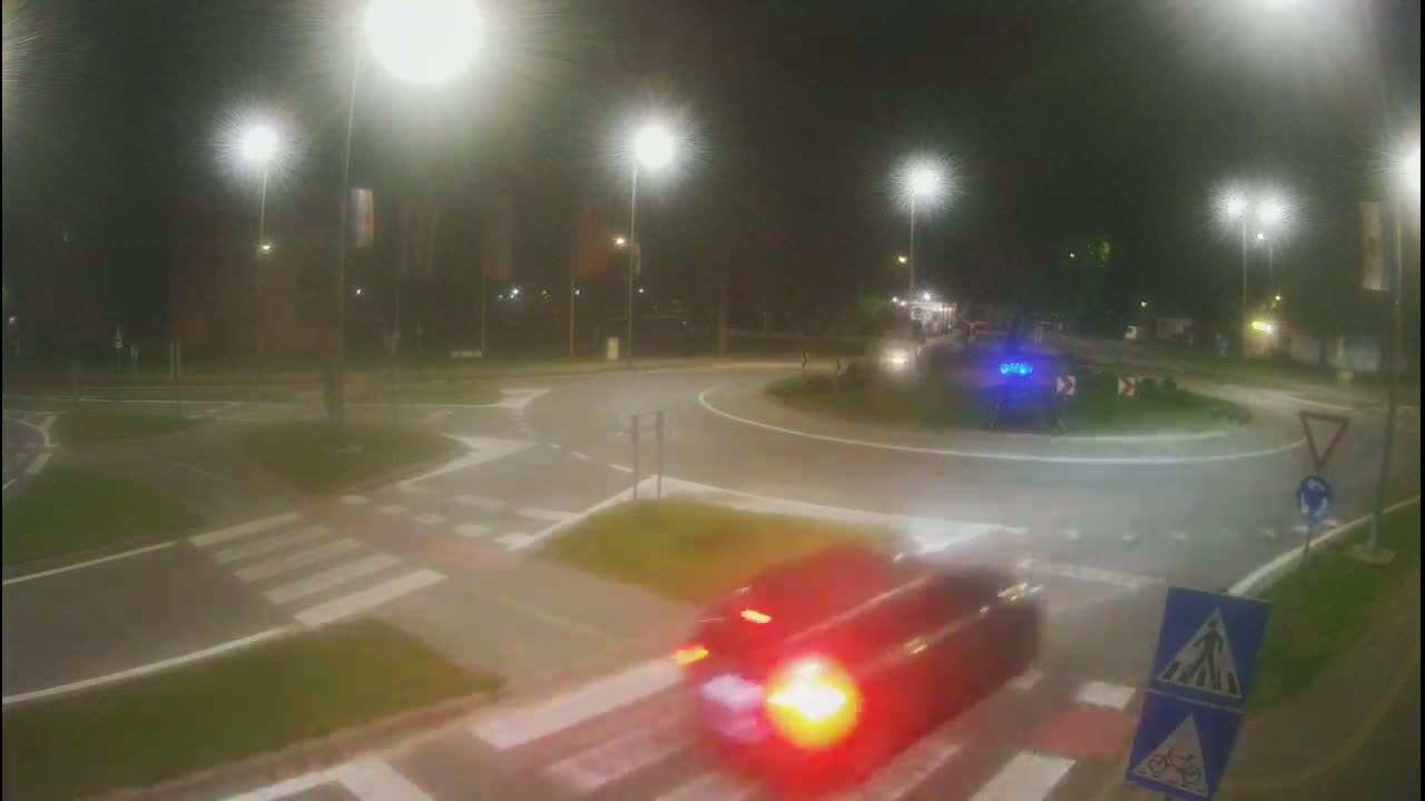 Belišće, Kralija Tomislava/Zeljeznicka/Kardinala Alojzija Stepinca Street Intersection Live Cam - 