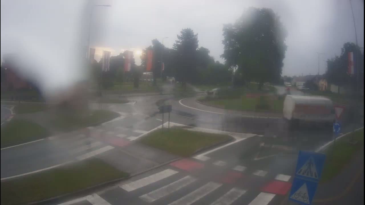 Belišće, Kralija Tomislava/Zeljeznicka/Kardinala Alojzija Stepinca Street Intersection Live Cam - 