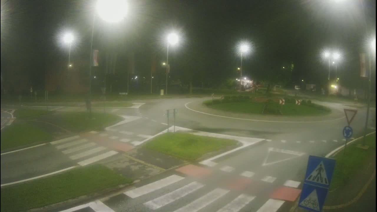 Belišće, Kralija Tomislava/Zeljeznicka/Kardinala Alojzija Stepinca Street Intersection Live Cam - 