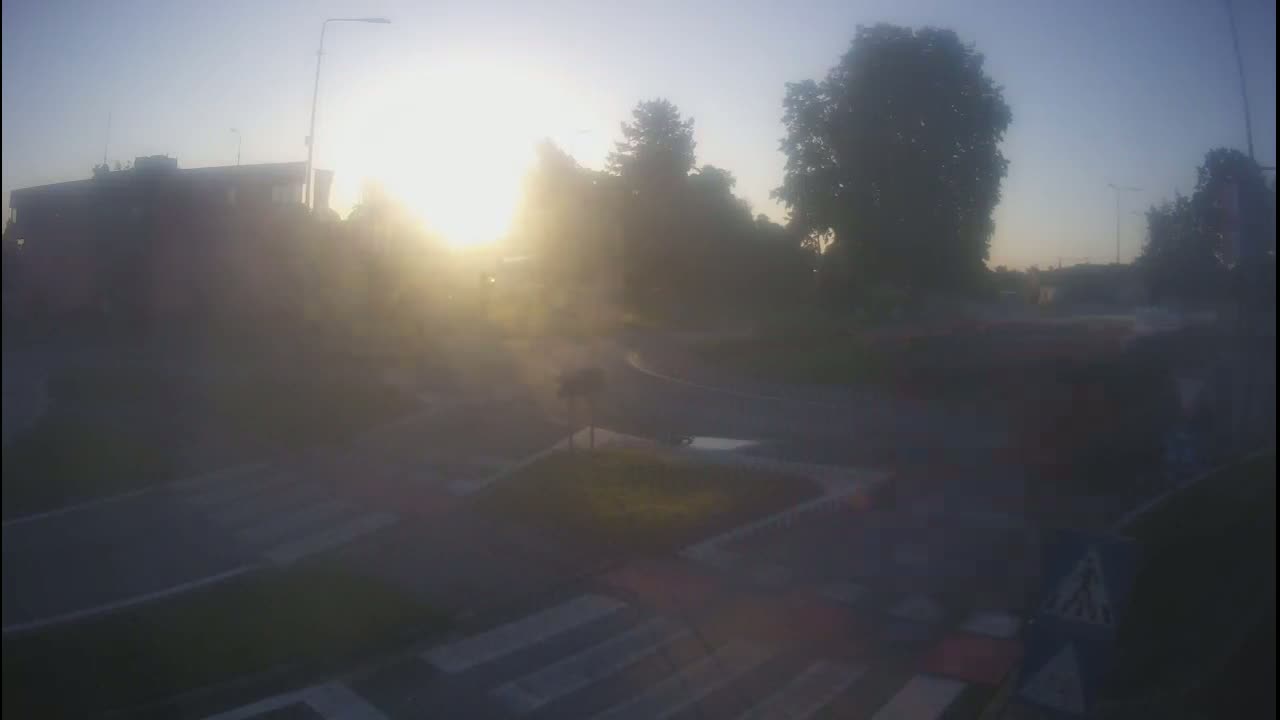 Belišće, Kralija Tomislava/Zeljeznicka/Kardinala Alojzija Stepinca Street Intersection Live Cam - 