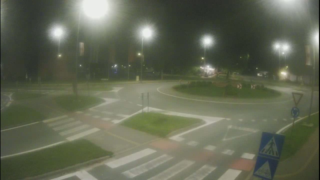 Belišće, Kralija Tomislava/Zeljeznicka/Kardinala Alojzija Stepinca Street Intersection Live Cam - 