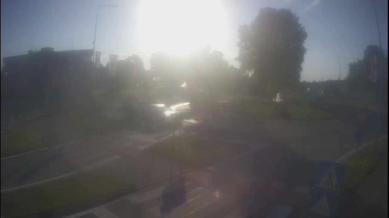 Belišće, Kralija Tomislava/Zeljeznicka/Kardinala Alojzija Stepinca Street Intersection Live Cam - 