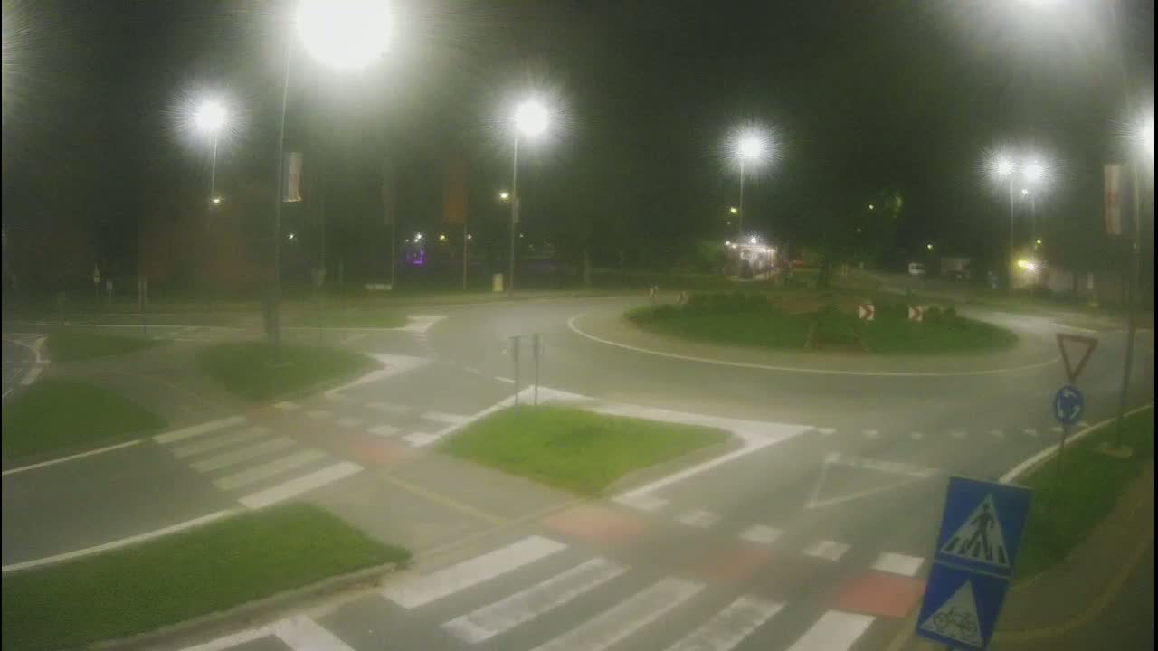 Belišće, Kralija Tomislava/Zeljeznicka/Kardinala Alojzija Stepinca Street Intersection Live Cam - 