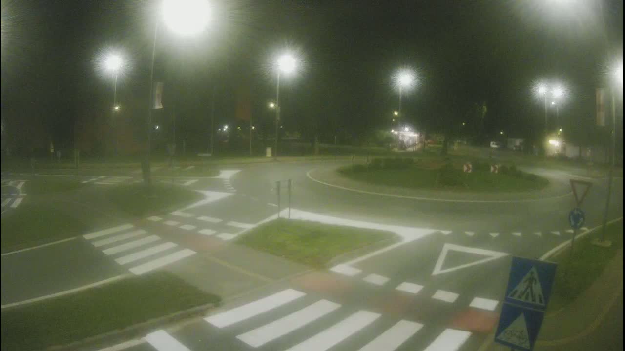 Belišće, Kralija Tomislava/Zeljeznicka/Kardinala Alojzija Stepinca Street Intersection Live Cam - 