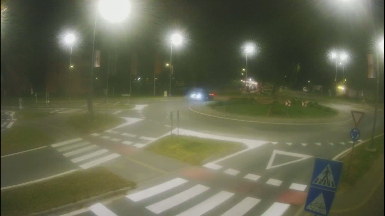 Belišće, Kralija Tomislava/Zeljeznicka/Kardinala Alojzija Stepinca Street Intersection Live Cam - 