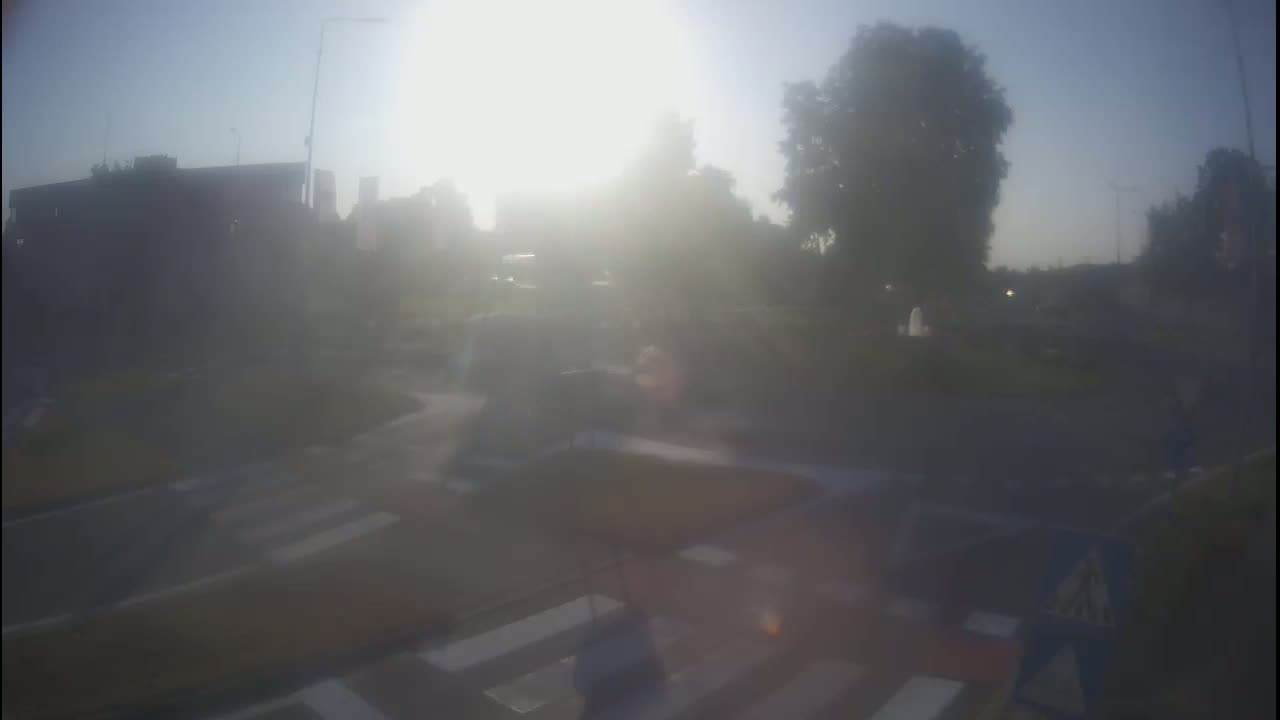 Belišće, Kralija Tomislava/Zeljeznicka/Kardinala Alojzija Stepinca Street Intersection Live Cam - 