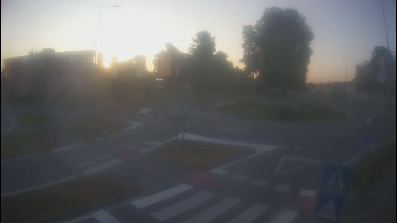 Belišće, Kralija Tomislava/Zeljeznicka/Kardinala Alojzija Stepinca Street Intersection Live Cam - 