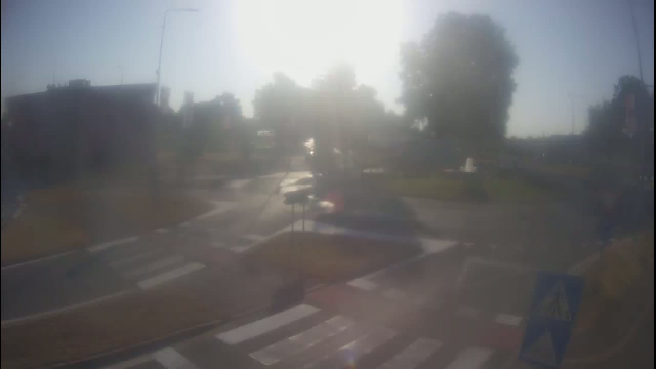Belišće, Kralija Tomislava/Zeljeznicka/Kardinala Alojzija Stepinca Street Intersection Live Cam - 