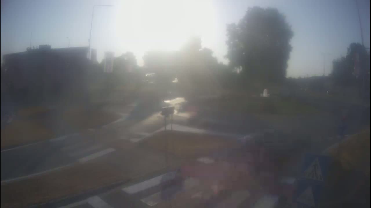 Belišće, Kralija Tomislava/Zeljeznicka/Kardinala Alojzija Stepinca Street Intersection Live Cam - 