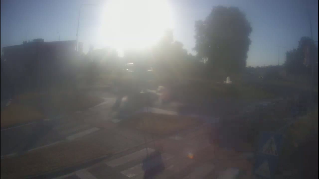Belišće, Kralija Tomislava/Zeljeznicka/Kardinala Alojzija Stepinca Street Intersection Live Cam - 