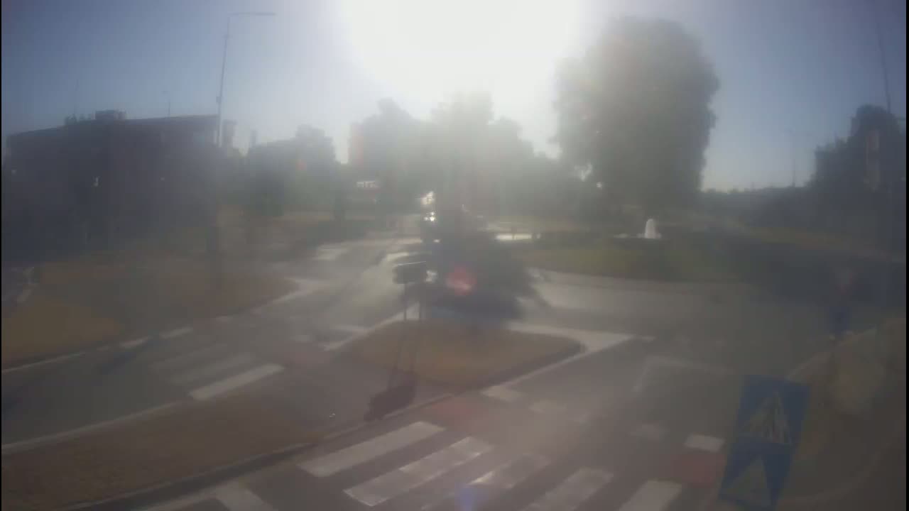 Belišće, Kralija Tomislava/Zeljeznicka/Kardinala Alojzija Stepinca Street Intersection Live Cam - 