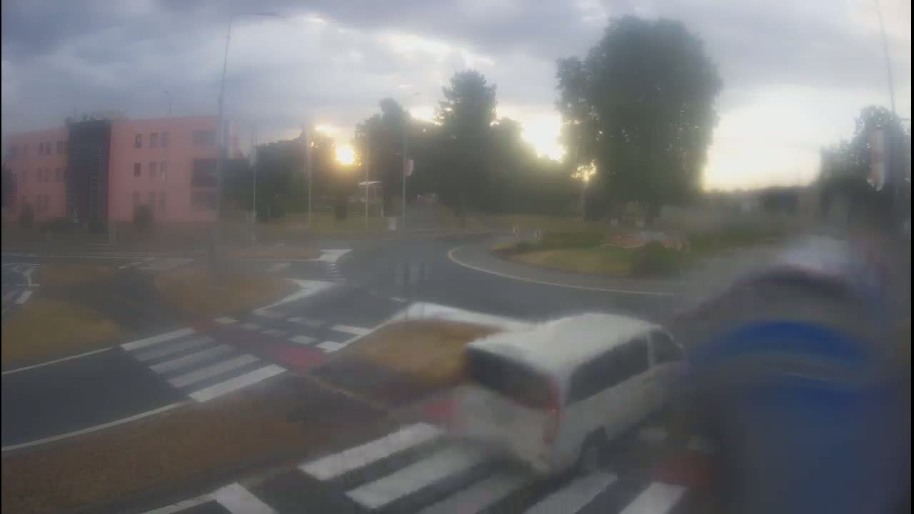 Belišće, Kralija Tomislava/Zeljeznicka/Kardinala Alojzija Stepinca Street Intersection Live Cam - 
