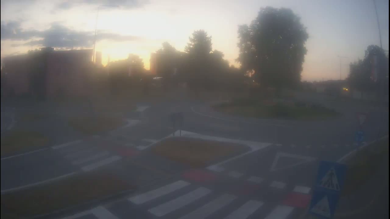 Belišće, Kralija Tomislava/Zeljeznicka/Kardinala Alojzija Stepinca Street Intersection Live Cam - 