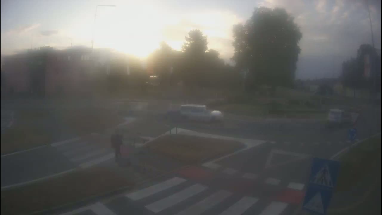 Belišće, Kralija Tomislava/Zeljeznicka/Kardinala Alojzija Stepinca Street Intersection Live Cam -