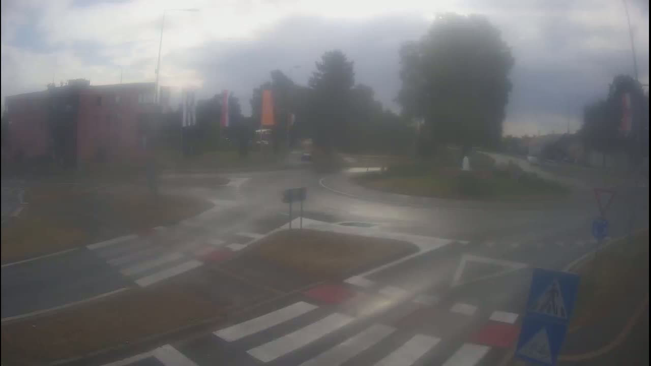Belišće, Kralija Tomislava/Zeljeznicka/Kardinala Alojzija Stepinca Street Intersection Live Cam -