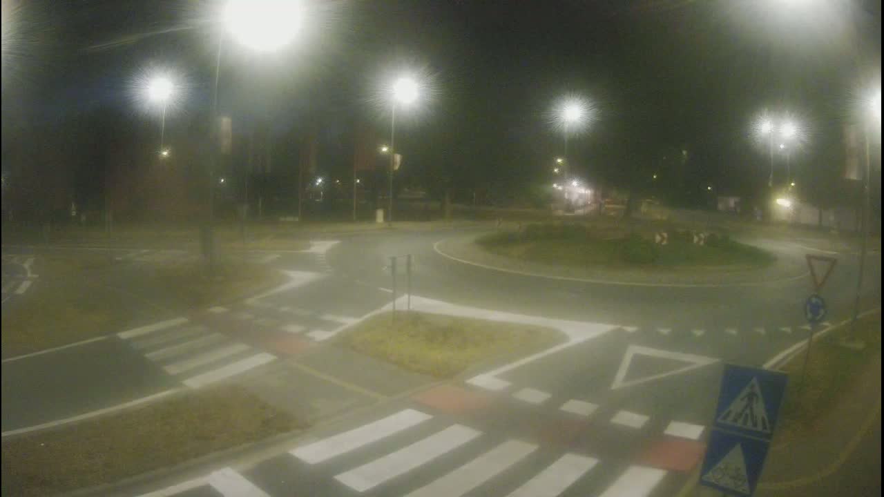 Belišće, Kralija Tomislava/Zeljeznicka/Kardinala Alojzija Stepinca Street Intersection Live Cam -