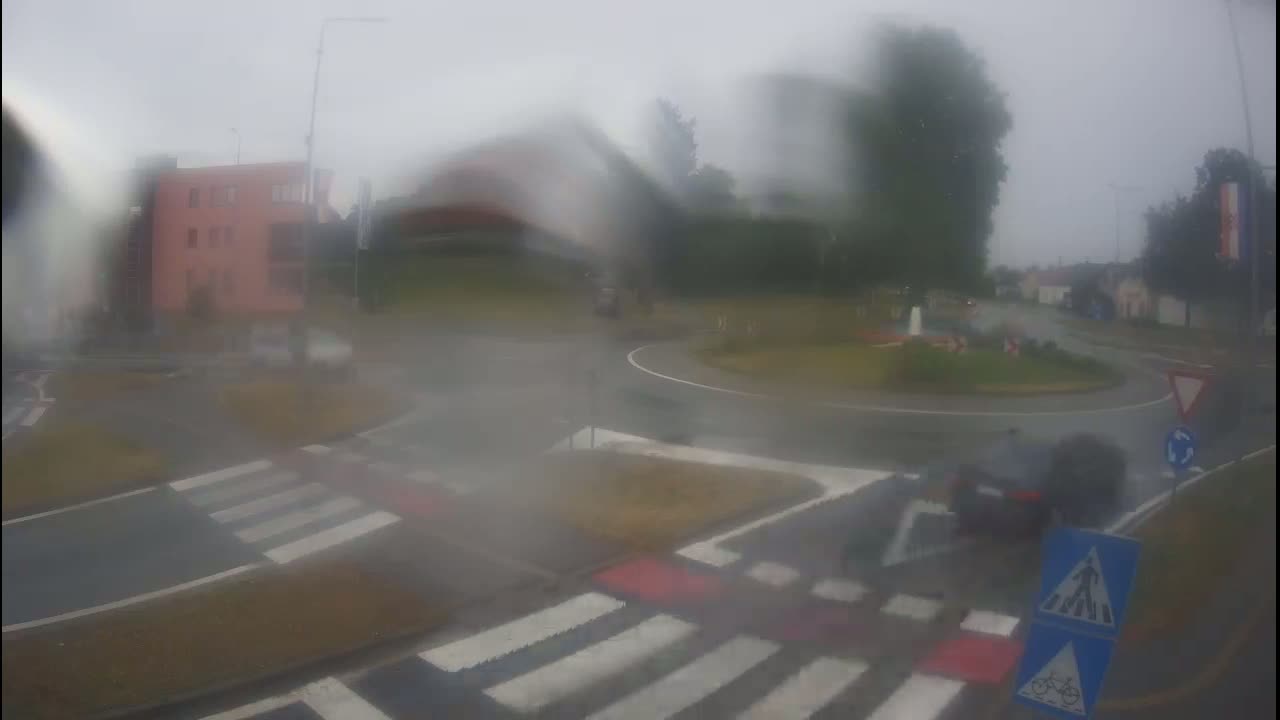 Belišće, Kralija Tomislava/Zeljeznicka/Kardinala Alojzija Stepinca Street Intersection Live Cam -