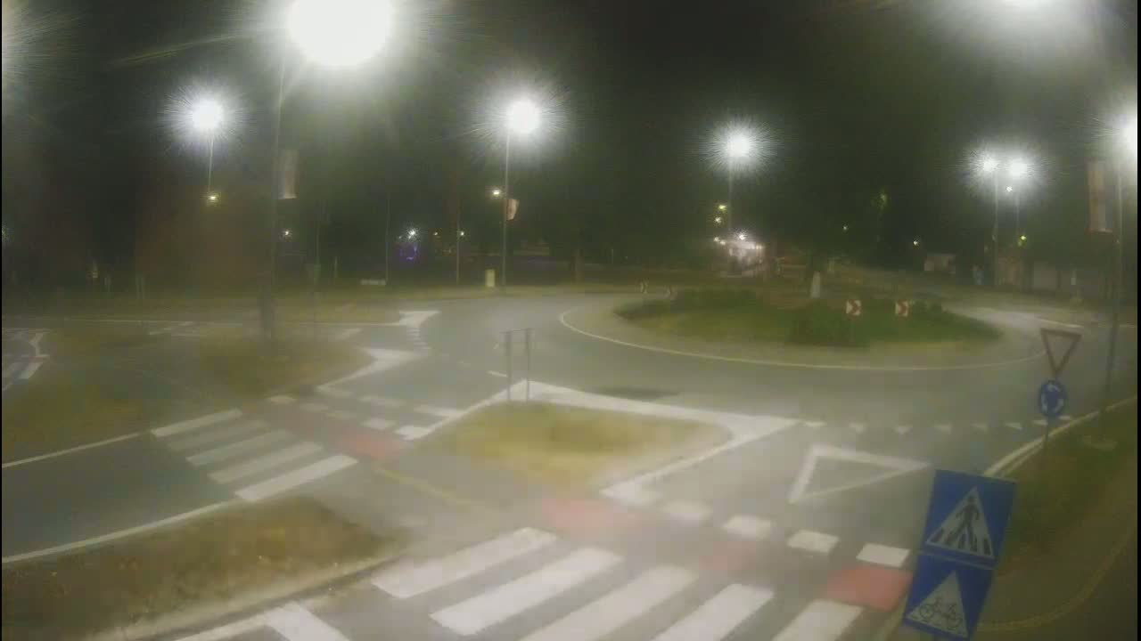 Belišće, Kralija Tomislava/Zeljeznicka/Kardinala Alojzija Stepinca Street Intersection Live Cam -