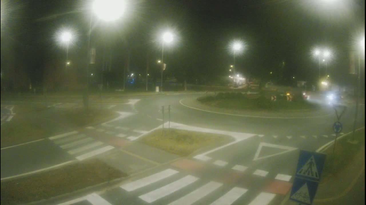 Belišće, Kralija Tomislava/Zeljeznicka/Kardinala Alojzija Stepinca Street Intersection Live Cam -