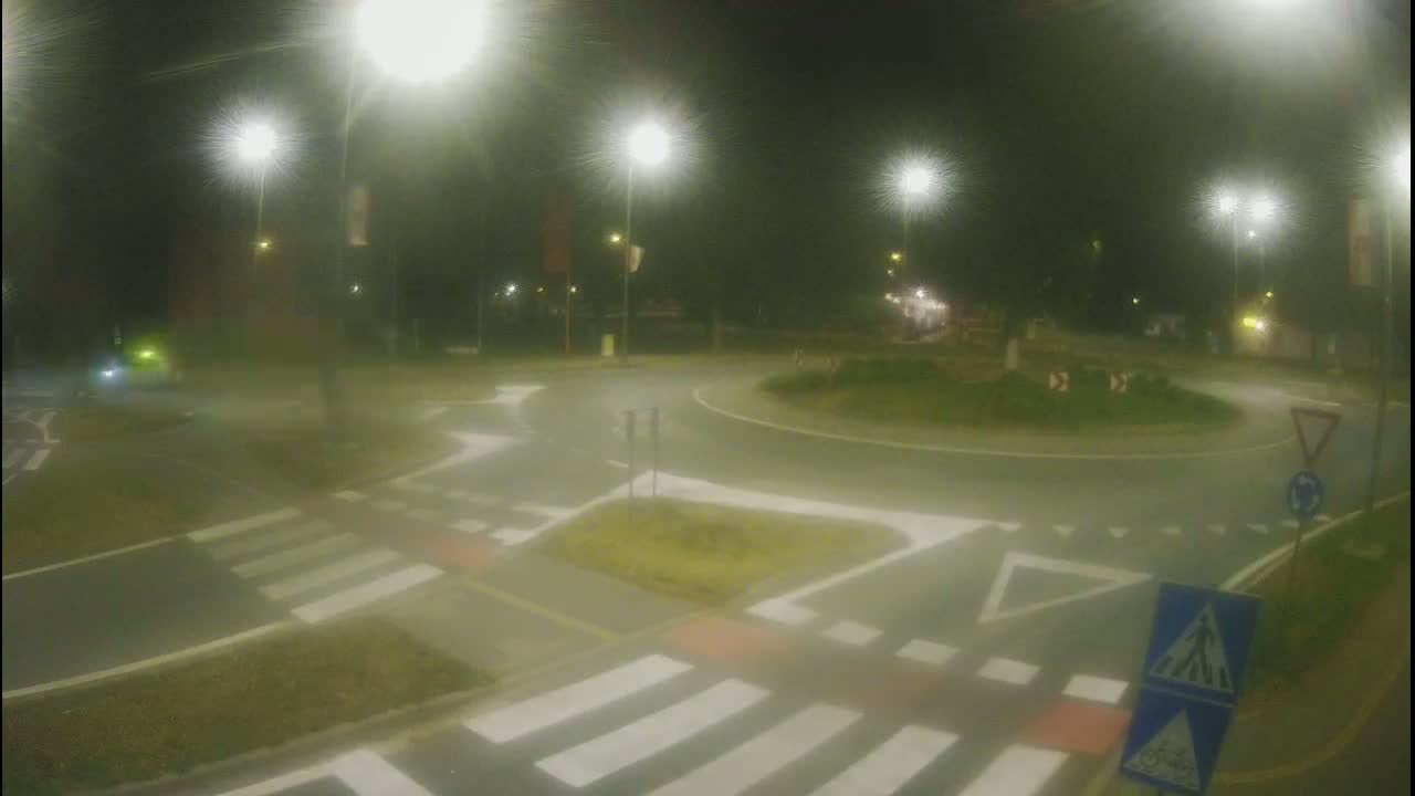 Belišće, Kralija Tomislava/Zeljeznicka/Kardinala Alojzija Stepinca Street Intersection Live Cam -