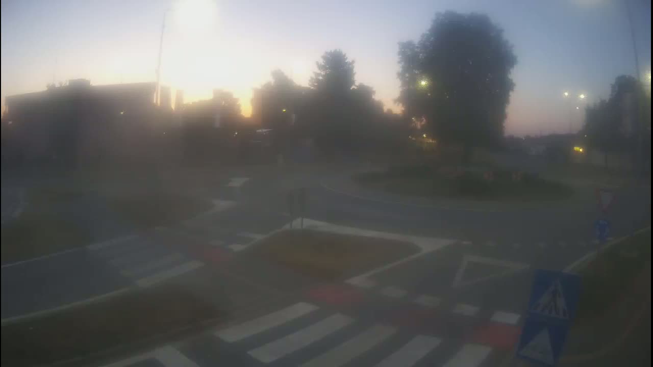 Belišće, Kralija Tomislava/Zeljeznicka/Kardinala Alojzija Stepinca Street Intersection Live Cam -