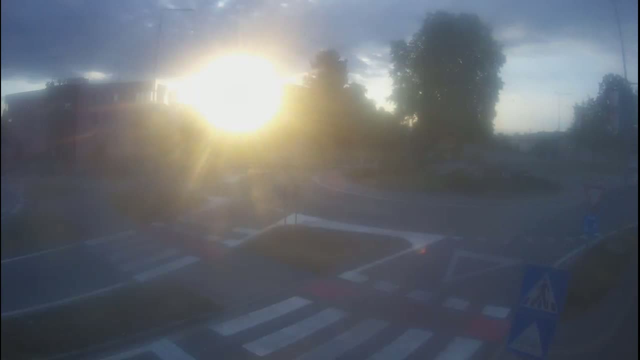 Belišće, Kralija Tomislava/Zeljeznicka/Kardinala Alojzija Stepinca Street Intersection Live Cam -