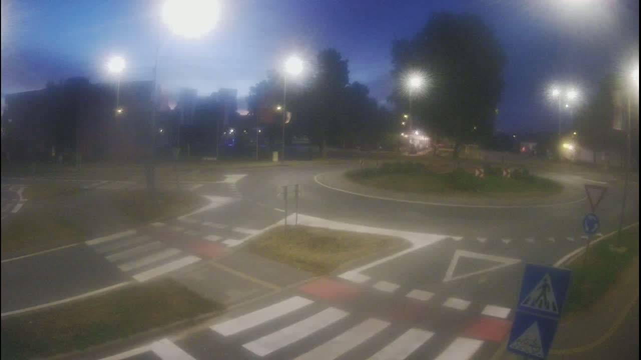 Belišće, Kralija Tomislava/Zeljeznicka/Kardinala Alojzija Stepinca Street Intersection Live Cam -