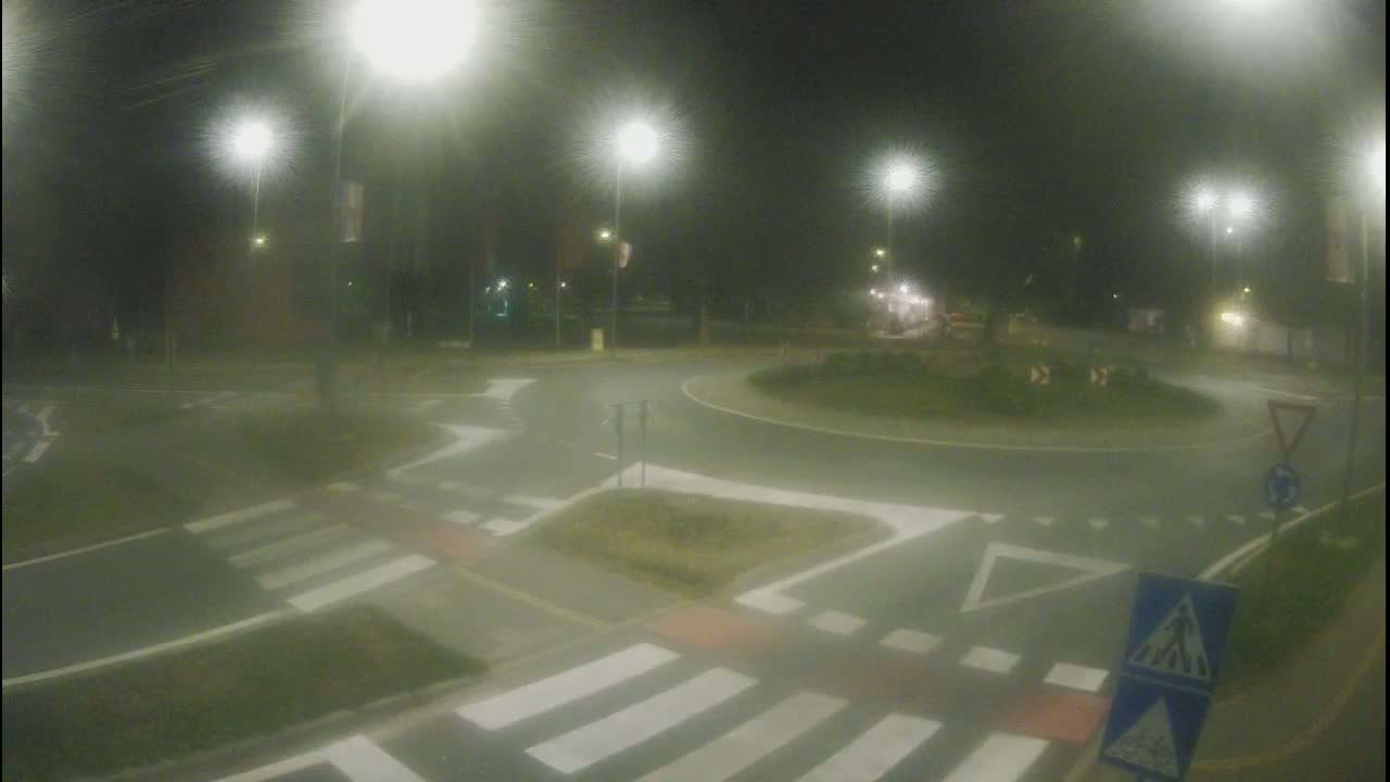 Belišće, Kralija Tomislava/Zeljeznicka/Kardinala Alojzija Stepinca Street Intersection Live Cam -