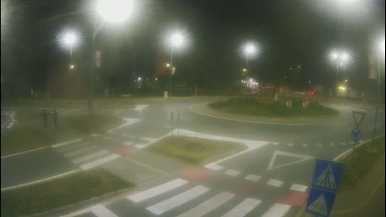 Belišće, Kralija Tomislava/Zeljeznicka/Kardinala Alojzija Stepinca Street Intersection Live Cam - 