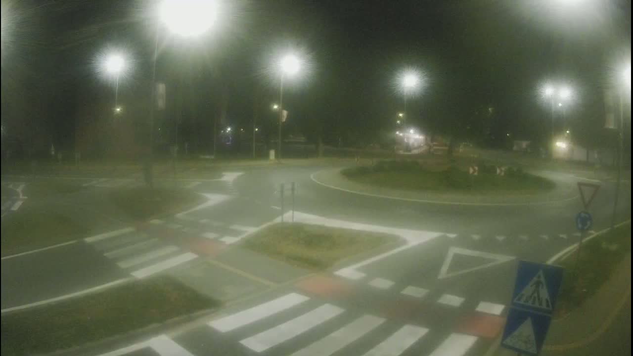 Belišće, Kralija Tomislava/Zeljeznicka/Kardinala Alojzija Stepinca Street Intersection Live Cam - 