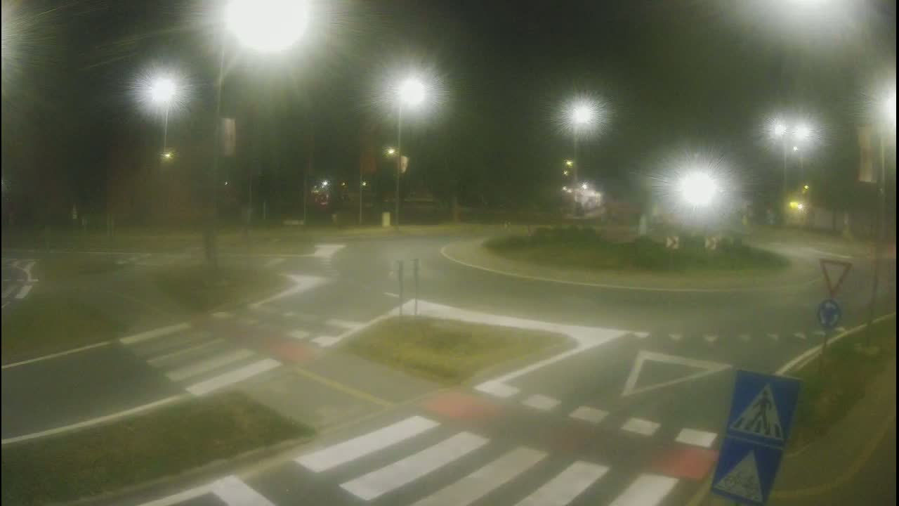 Belišće, Kralija Tomislava/Zeljeznicka/Kardinala Alojzija Stepinca Street Intersection Live Cam - 